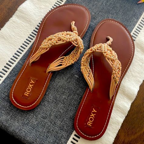 Roxy flip flops Roxy Shoes, Flip Flop, Roxy, Flip Flops, Plus Fashion, Fashion Trends, Closet, Fashion Tips, Clothes Design