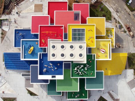 Twenty-One Colorful Cubes Compose Denmark’s Newly Opened Lego House | Colossal Danish Architecture, Bjarke Ingels, Lego Store, Lego House, City Architecture, Everything Is Awesome, Cool Lego, Green Roof, Design Milk