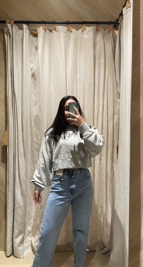 cropped hoodie + straight jeans Cropped Hoodie Outfit Jeans, Cropped Hoodie Outfit, Quarter Zip Sweatshirt, Hoodie Outfit, Zip Sweatshirt, Cropped Hoodie, Jean Outfits, Bell Bottoms, Straight Jeans