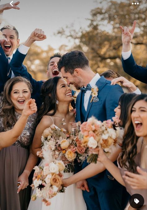 Bridal Party Photos Group Shots, Family Wedding Pictures, Photographer Poses, Wedding Group Photos, Wedding Party Poses, Wedding Photography Bridal Party, Bridal Party Poses, Dj Premier, Bridal Parties Pictures