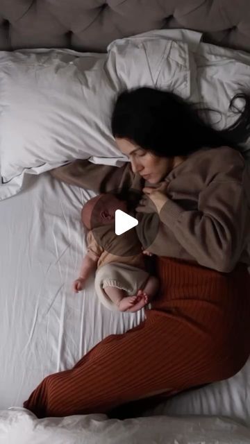 Isadora Ambrose on Instagram: "The cuddle curl is a position breastfeeding mothers naturally adopt when sleeping with their babies. It’s been observed in a number of studies, inc. Ball (2006), Mosko et al (1997), Richard et al (1996), and Young (1999). Ball believes this position evolved in the context of infant protection and safety, as female great apes were also documented to adopt it when sleeping with their babies.

Although the same behaviours and position have not been observed as often in formula or bottle feeding mothers, or at all in bedsharing fathers, it has been suggested that adopting the cuddle curl may achieve similar levels of protection as with breastfeeding (which is associated with a lower SIDS risk).

The cuddle curl is vital in your baby’s first 4-6 months of life, bu Mother Feeding Baby, Mother Feeding, Formula Feeding, Small Study, Great Ape, Feeding Baby, The Nights, Remind Yourself, Bottle Feeding