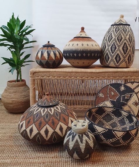 Sudanese Home Decor, Zanzibar Home Decor, African Bohemian Style Living Rooms, African Home Interior, African Farmhouse Decor, African Style Kitchen, African Product Design, Kenyan Interior Design, African Dining Room Decor Ideas