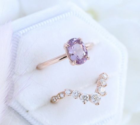 Purple Stone Wedding Rings, Wedding Rings With Amethyst, Oval Purple Sapphire Ring, Wedding Rings Purple Diamond, Lavender Stone Ring, Wedding Ring Purple Stone, Purple Gemstone Engagement Rings, Engagement Rings Purple Stone, Purple And Gold Ring