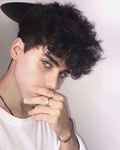 Elijah Haider, French Twist Hair, Boys With Curly Hair, Zoella, Tumblr Boys, French Twist, Stylish Boys, Fair Skin