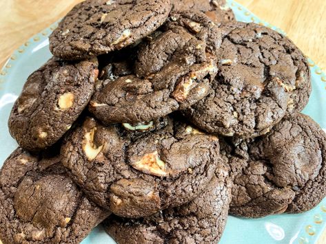 Almond Joy Cake Mix Cookies – Catherine's Plates Cookies From A Cake Mix, Almond Joy Cake, Joy Cookies, Almond Joy Cookies, Dark Chocolate Cakes, Coconut Almond, Almond Joy, Almond Cake, Chocolate Cake Mixes