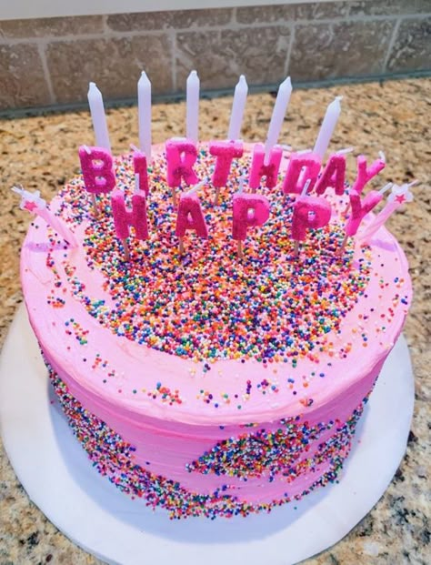 creds: @laurenstoeckle | fatmoodz 16th Birthday Cake For Girls, 17th Birthday Gifts, 16 Birthday Cake, Sweet 16 Gifts, Birthday Inspo, Pretty Birthday Cakes, Cute Birthday Cakes, 17th Birthday, Pink Birthday