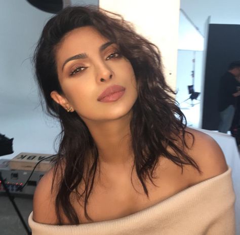 Makeup by mario Priyanka Chopra Makeup, Indian Skin Makeup, Beauty Make-up, Indian Makeup, Natural Eye Makeup, Day Makeup, Priyanka Chopra, Celebrity Hairstyles, Beautiful Makeup