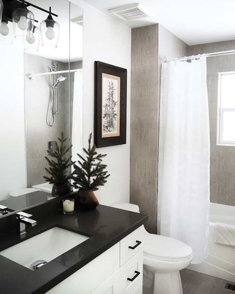 Black Countertop Bathroom Decor, White Vanity Black Countertop, Black Countertops Bathroom, Black Bathroom Countertops, Black Countertop Bathroom, Gray Bathtub, White Cabinets Black Countertops, White Subway Tile Shower, White Cabinets White Countertops