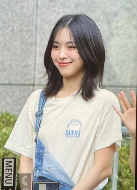 Ryujin Itzy Haircut, Ryujin Hairstyles, Ryujin Haircut, Ryujin Hair, Kpop Short Hair, Hidden Hair Color, Tomboy Haircut, Korean Hair Color, Oval Face Haircuts