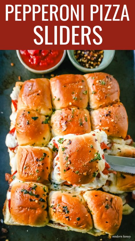 Pepperoni Pizza Sliders Pepperoni Sliders, Pepperoni Pizza Sliders, Chef Skills, Sliders Recipes Hawaiian Rolls, Pizza Sliders, Easy Slider Recipes, Pizza Slider, Hawaiian Roll Sliders, Rolled Sandwiches