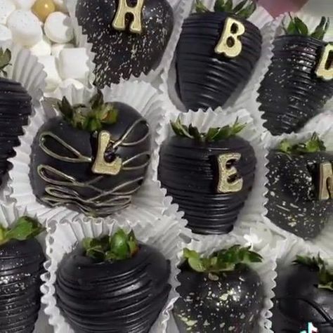 🍓Black & Gold Berries🍓 ____________________ #customtreatsforyourevents #chocolatecoveredstrawberries #custommade #strawberries... | By Bris.Desserts - Facebook Black And Gold Strawberries, Black Chocolate Covered Strawberries, Gold Strawberries, Chocolate Covered Strawberry, Black Chocolate, Covered Strawberries, Chocolate Covered Strawberries, Chocolate Covered, Black And Gold