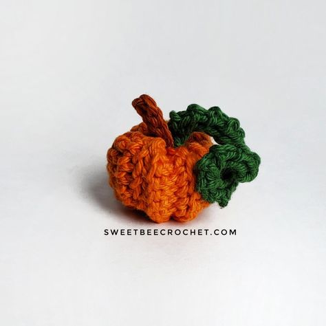 Crochet Pumpkin Keychain Pattern, Crochet Pumpkin Keychain Free Pattern, Crochet Pumpkin Earrings, Crochet Pumpkin Keychain, Crochet Mini Pumpkin, Mini Fireplace, Pumpkin Keychain, Small Crochet Gifts, Slip Stitches