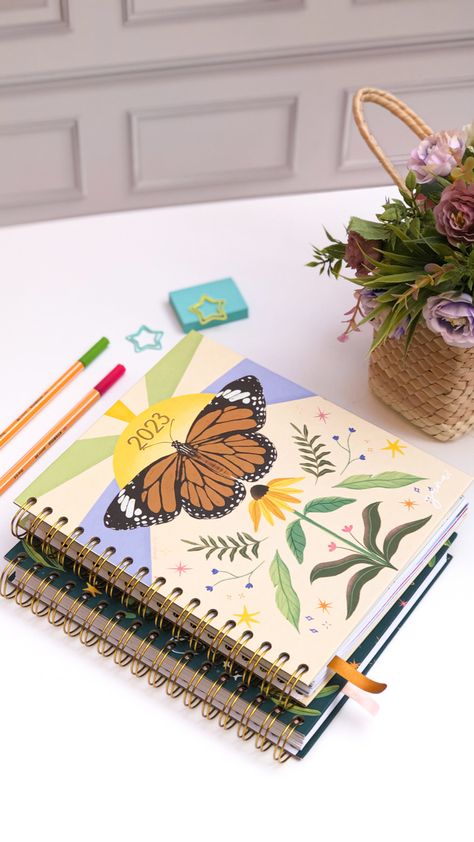 Agendas 2023 inspiradas en la flora y fauna mexicana 😍 Flora Y Fauna, Cute Notebooks, Digital Planner, Cute Stickers, Note Pad, Bullet Journal, Notebook, Cafe, Graphic Design