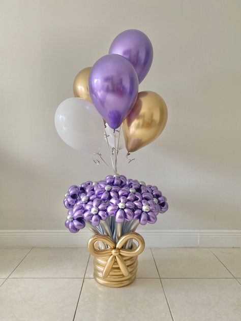 Balloon Flowers Bouquet, Balloon Flower Bouquet Ideas, Balloon Flower Centerpieces, Flower Balloon Centerpiece, Small Balloon Bouquet Ideas, Balloon Arrangements Birthday, Simple Balloon Decor, Small Balloon Arrangements, Baby Shower Balloon Centerpieces