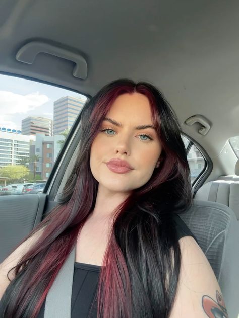 Red Highlights With Money Piece, Black And Burgundy Hair Ideas, Black Hair With Red Pieces, Black Hair With Maroon Money Piece, Black Hair With Auburn Money Piece, Cherry Money Piece Hair, Wine Red Money Piece Hair, Red Front Pieces Of Hair, Cherry Red Money Piece Hair