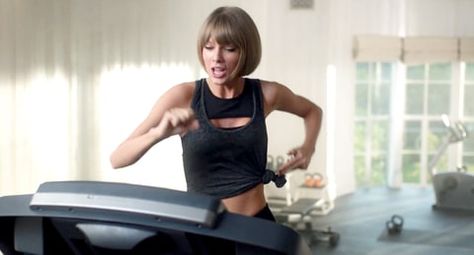 In a  Apple Music ad, Taylor Swift falls on a treadmill after rapping too hard — watch the hilarious clip Taylor Swift Apple Music, Taylor Swift Treadmill, Treadmill Workout, All About Taylor Swift, Fitness Trends, Taylor Swift Funny, Workout Playlist, Taylor Swift Wallpaper, Taylor Swift Fan