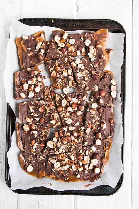 Coffee Toffee - The Smitten Kitchen Cookbook Club Review - My Kitchen Love English Toffee Recipe, Coffee Toffee, Hot Fudge Cake, Easy Party Desserts, Yorkshire Pudding Recipes, Hot Chocolate Fudge, Toffee Recipe, Party Food Dessert, English Toffee