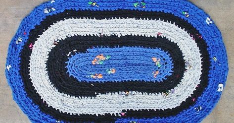 Crochet Oval Rug, Diy Crochet Rug, Crochet Oval, Shirt Crafts, Rug Crochet, Crochet Rag Rug, Rug Tutorial, Tshirt Rug, Knit Rug