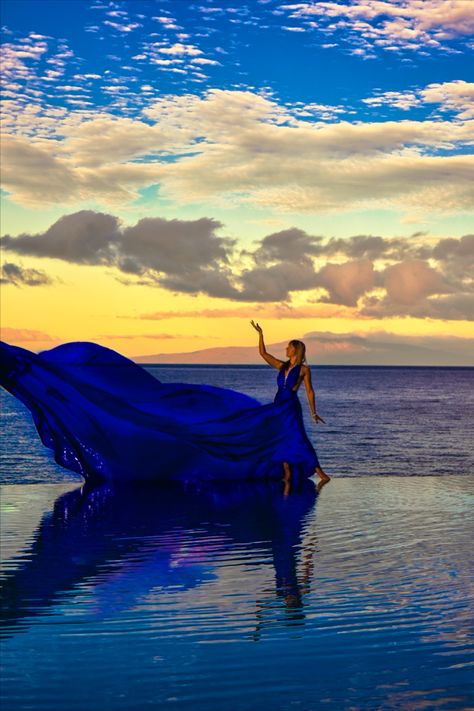 Maui flying dress experience #flyingdress Beach Dress Photoshoot, Flying Dress Photoshoot, Cancun Photos, Maui Photography, Glamour Photo Shoot, Flying Dress, Baby Moon, Dress Photoshoot, Dress Pictures