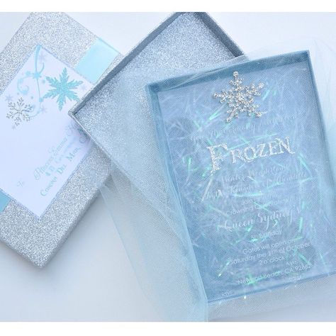 Frozen Wedding Theme, Acrylic Invites, Winter Wedding Stationery, Sweet 16 Winter, Frozen Wedding, Winter Wonderland Invitations, Frozen Bday Party, Frozen Invitations, Quinceanera Themes