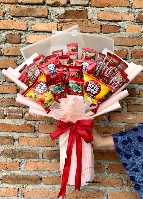 Buket Snack Aesthetic, Buket Aesthetic, Snack Tower, Snack Bouquet, Choco Biscuit, Parcel Box, Flower Box Gift, Bouquet Gift, Flowers Bouquet Gift