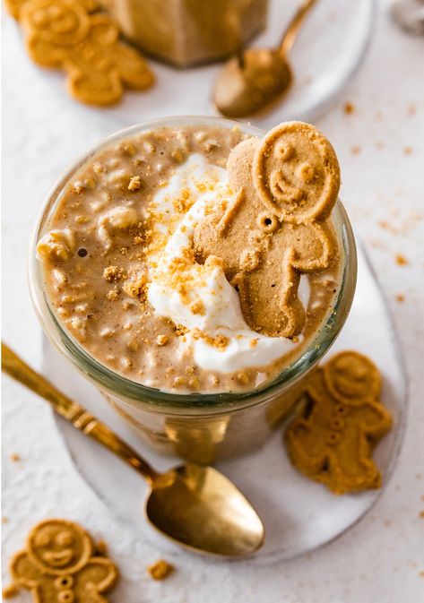 Gingerbread Overnight Oats Gingerbread Breakfast, Creamy Balsamic Vinaigrette, Cold Oats, Weekend Meal Prep, 20 Grams Of Protein, Eating Bird Food, Healthy Oatmeal Recipes, Coconut Whipped Cream, Healthy Oatmeal