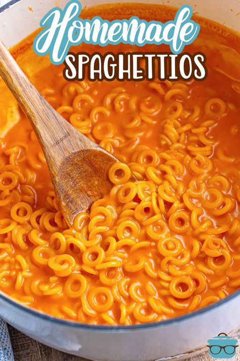 Learn how to make your own Homemade Spaghettios with way more flavor in only 30 minutes and with better ingredients! Homemade Speggettios, Easy Homemade Snacks For Kids, Spaghetti Os Recipe, Homemade Spaghetti Os, Kids Meals For Picky Eaters, Ww Potatoes, Skillet Lasagna Easy, Homemade Spaghettios, Homemade Velveeta