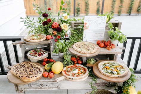 Summer Pizza Party, Backyard Pizza Party, Rustic Pizza, Pizza Station, Pizza Wedding, Pizza Buffet, Al Fresco Dinner, Pizza Bar, Rustic Italian