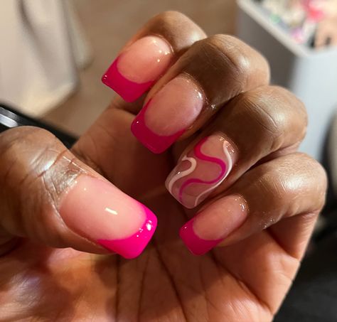 Summer Pink Short Pink French Tip Nails With Design, Fuschia Pink Nails, Colored French Tip Nails, Pink French Tip Nails, Colored French Tips, Pink French Tip, French Top, French Tip Nail Designs, Cute Acrylic Nail Designs