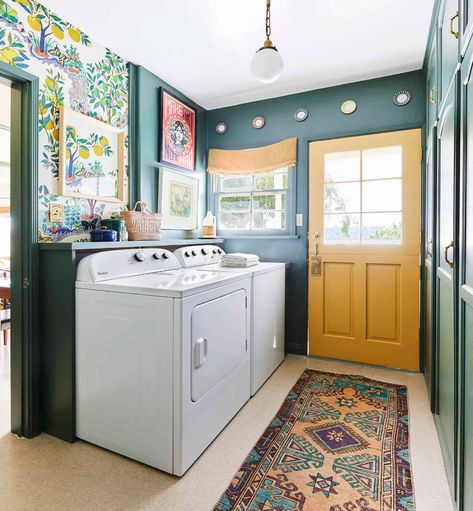 Laundry Room Design Colorful, Zen Laundry Room, Bold Laundry Room Colors, Laundry Room Maximalist, Bright Laundry Room Colors, Eclectic Laundry Room Ideas, Whimsical Craft Room, Funky Powder Room Ideas, Maximalist Laundry Room