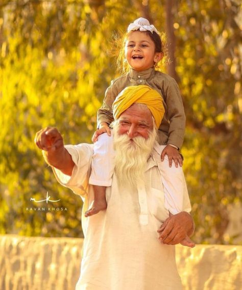 Father Daughter Wedding, Punjabi Culture, New Images Hd, Love Cartoon Couple, Instagram Couples, Father Images, Punjabi Bride, Mother Art, Karbala Photography