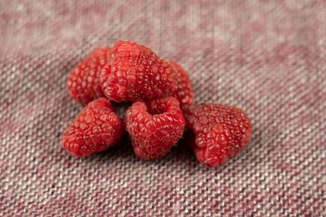 How to Remove the Seeds From Raspberries | LEAFtv Pine Needle Essential Oil, Persimmon Cookies, Wild Raspberries, Persimmon Pudding, Persimmon Recipes, Pirate Themed Birthday, Watermelon Carving, Berry Jam, Raspberry Seeds