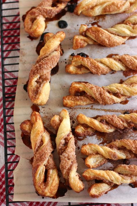 Pastries Ideas, Egg Nog, Bread And Pastries, Christmas Baking, Just Desserts, Cinnamon Sticks, Cooking And Baking, Breakfast Brunch, Christmas Food