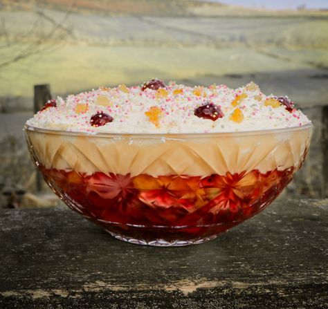 Scottish Christmas Trifle Scottish Trifle, Clootie Dumpling, Christmas Trifle Recipes, Traditional Scottish Food, Tattie Scones, Scotch Broth, Scottish Christmas, Scottish Dishes, Christmas Trifle