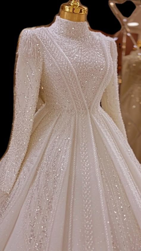 Baju Kahwin, Muslim Bridal, Muslimah Wedding Dress, Party Wear Gowns, Muslimah Wedding, Bride Dress Simple, Classy Wedding Dress, Muslim Bride, Bridal Dress Fashion