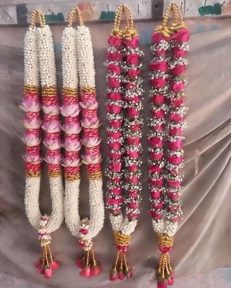 Bridal Malai Indian Weddings, Marriage Poola Dandalu, Poola Malalu For Wedding, Wedding Varmala Indian Flower Garlands, Poola Dhandalu Marriage, Engagement Varmala Designs, Pelli Dandalu For Marriage, Engagement Dandalu, Pelli Poola Dandalu