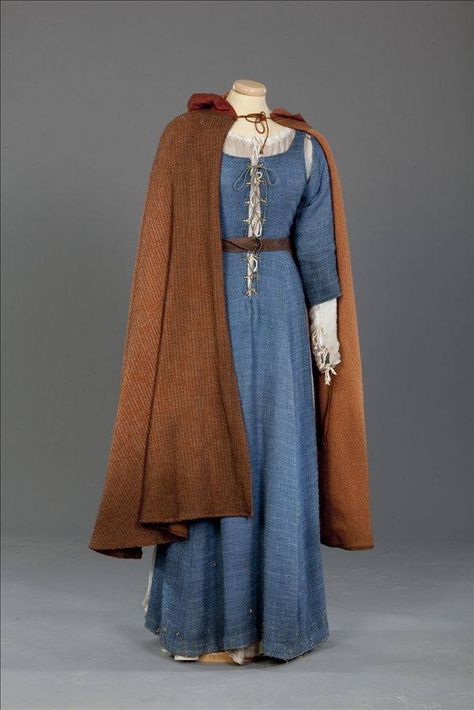 Peasant dress...1 cloak, under and over gown  pinned on over gown sleeves World Without End, Old Fashion, Cape, Blue