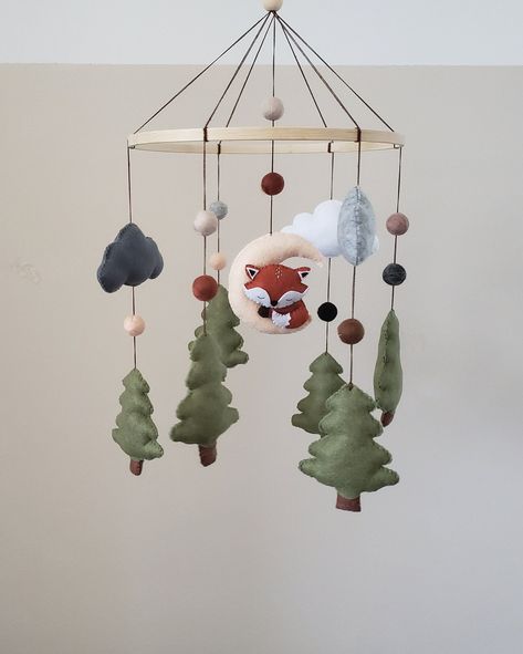 Diy Mobiles, Fox Mobile, Forest Nursery Decor, Moon Mobile, Diy Nature, Circle Top, Woodland Mobile, Cot Mobile, Forest Nursery