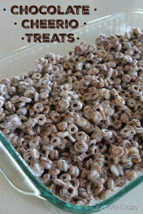 Take a look at this 3 ingredient no bake dessert! Okay, I'm listening....made just like the famous Rice Krispie Treats - but with Chocolat... Christmas Treats With Cheerios, Cheerios Marshmallow Treats, Snacks Using Cheerios, Snacks Made With Cheerios, Treats Made With Cheerios, Cheerio Treats, Cheerios Recipes, Cereal Snacks, Chex Mix Recipes