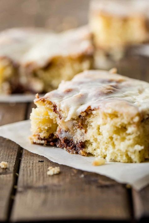 Sheet Cakes ~ from Texas to Maine and back, sheet cakes are a summer staple and I love them!  Whether it's a birthday, a barbecue, a wedding, or a potluck, you need to have a great sheet cake recipe at the ready.  #sheetcake #texassheetcake #cake #snackcake #chocolatecake #whitecake #yellowcake #bananacake #strawberycake #carrotcake #peanutbuttercake Cinnamon Roll Sheet Cake, Cinnabon Cinnamon Roll Cake, Cinnabon Cake, Sheet Pan Desserts, Coconut Sheet Cakes, Vanilla Sheet Cakes, Milk Chocolate Fudge, Pan Desserts, Nurse Cake