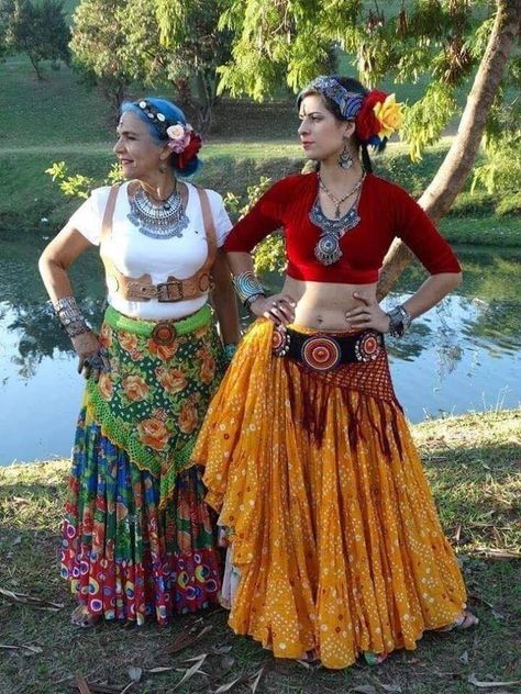 Romani Clothes, Romani Outfit, Romani Clothing, Bohemian Costume, Bohemian Culture, Gypset Style, Belly Dance Outfit, Jitterbug, Mode Hippie