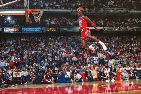 The 21 Greatest Moments in Sports History - Sports Retriever Nba Slam Dunk Contest, Adam Silver, Michael Jordan Art, Dominique Wilkins, Michael Jordan Pictures, Michael Jordan Basketball, Jordan Basketball, Nba Legends, Eddie Vedder