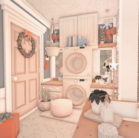 Preppy Christmas Bloxburg House, Bloxburg Christmas Dining Room, Bloxburg Room Ideas Christmas, Christmas Bathroom Bloxburg, Bloxburg Winter Bedroom, Bloxburg Christmas Bathroom, Bloxburg Bedroom Ideas Christmas, Bloxburg Christmas Kitchen, Bloxburg Christmas House Interior