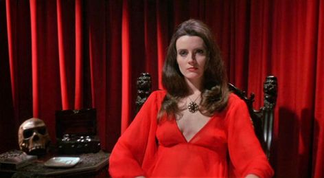 The Velvet Vampire, The Velvet Vampire 1971, Giallo Movie Aesthetic, 70s Vampire Aesthetic, Vampire 70s, 70s Vampire, Velvet Vampire, 70s Horror, 1970s Movies