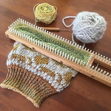 Rectangular Loom Knitting Patterns, Sock Loom Patterns Free, Easy Loom Knitting Projects Free Pattern, Easy Loom Knitting Projects, Sock Loom Patterns, Loom Knit Socks, Loom Knit Patterns, Knitting Loom Patterns, Free Loom Knitting Patterns