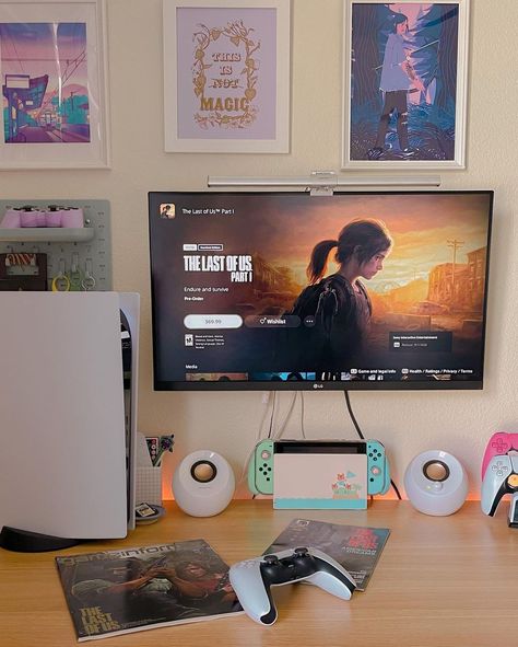 The Last Of Us Room Ideas, Ps5 Desk Setup, Ps5 Set Up, The Last Of Us Room, Playing Video Games Aesthetic, Playing Games Aesthetic, The Last Of Us Ps5, Ps5 Aesthetic, Ps5 Setup