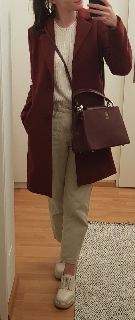 Wine Red Coat Outfit, Wine Trench Coat Outfit, Wine Coat Outfit, Wine Jacket Outfit, Wine Red Outfit Ideas, Burgundy Trench Coat Outfit, Burgundy Sweatpants Outfit, Red Wool Coat Outfit, Wine Red Coat