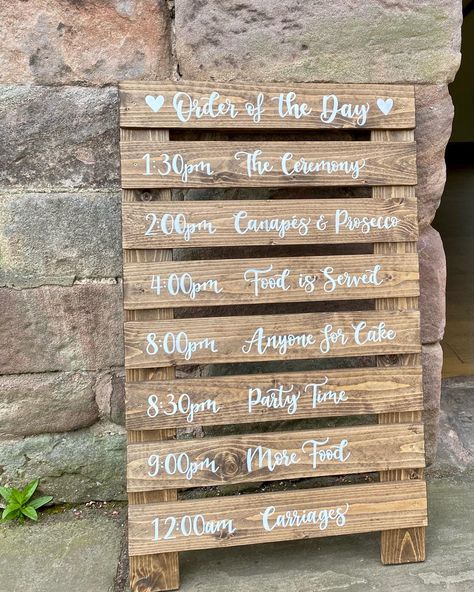 Order Of The Day Pallet Wedding, Order Of Events Wedding Sign Pallet, Order Of The Day Pallet, Pallet Wedding Signs, Order Of The Day Wedding, Chalkboard Wall Art, Pallet Wedding, White Veil, Wedding Backdrop Design