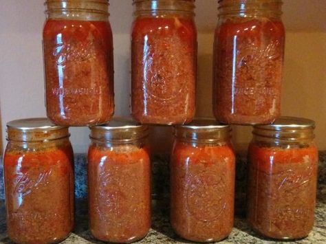 Hearty Chili - Pressure Canning- Ball® Recipes Chili Balls Recipe, Chili Canning Recipe, Canning Soups, Canning Chili, Canning Soup Recipes, Chili Without Beans, Ball Canning, Pressure Canning Recipes, Preserving Foods