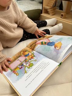 Childrens Book Author Aesthetic, Kids Books Aesthetic, Childrens Book Aesthetic, Children’s Book, Children Reading Books, Writing Childrens Books, Teacher Motivation, Children Reading, Teacher Aesthetic